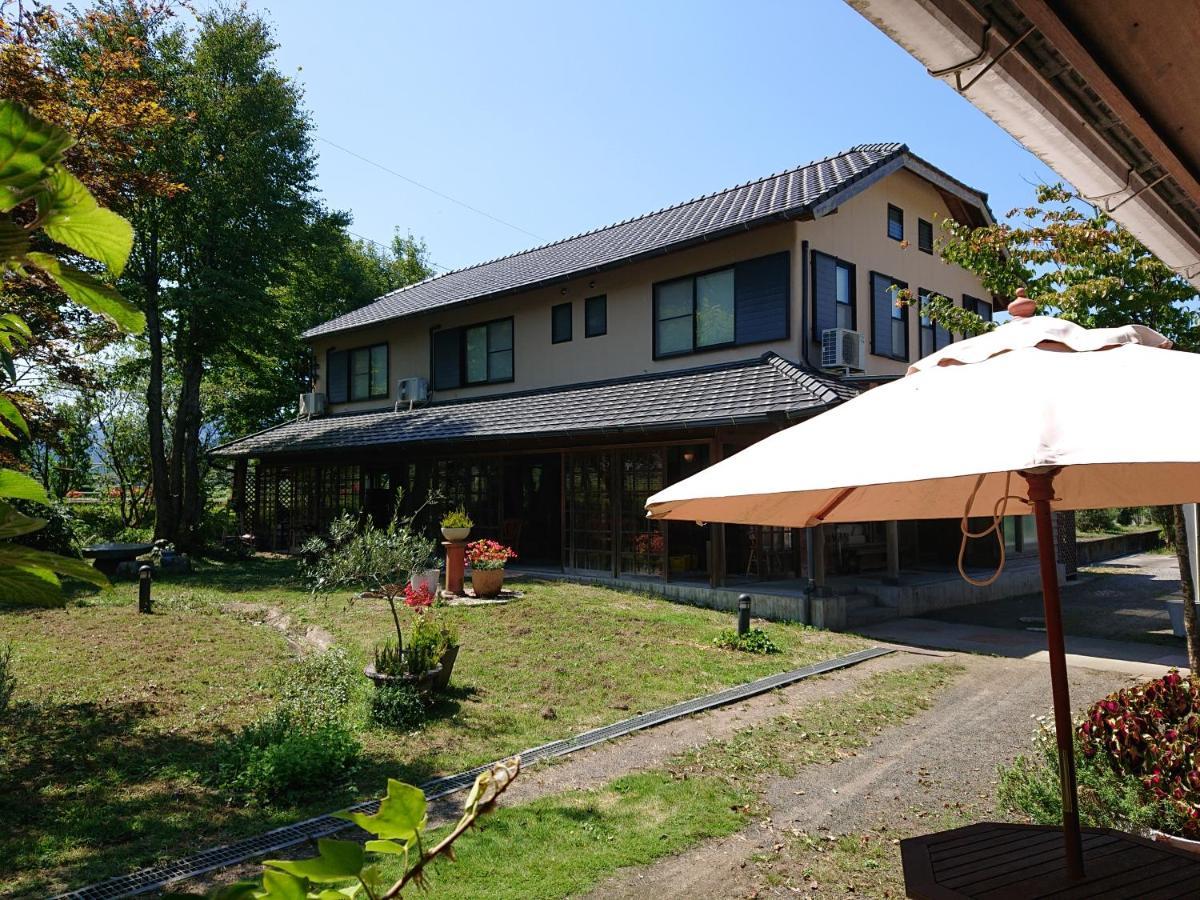 Yufuin Flora House Acomodação com café da manhã Exterior foto